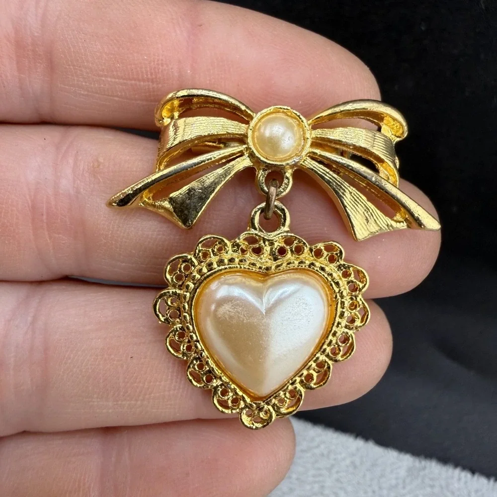 Vintage 1928 Brooch Lot of 4 Bar Heart Bow‎ Flower Rhinestone